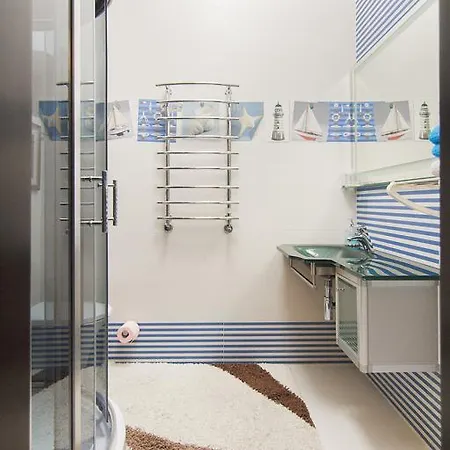 Apartment Sea In The Palm Of Your Hand