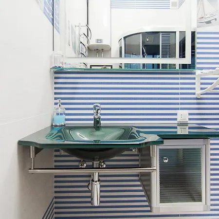 Sea In The Palm Of Your Hand Apartment